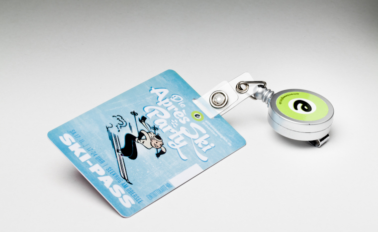 Ski-Pass mit Jojo-Clip Ski-Pass mit Jojo-Clip